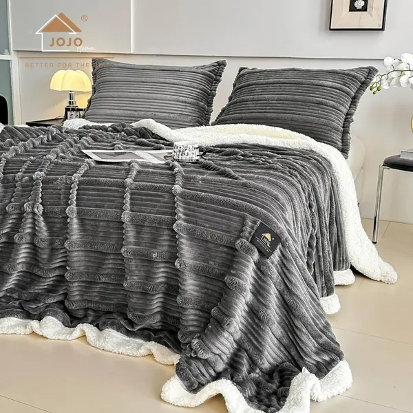 Patura CoCoLiNo cu blanita Sherpa, 200x230cm, cu Fermoar, cu 2 fete de perna 50x70cm, Jojo Home, Dungi, Gri inchis
