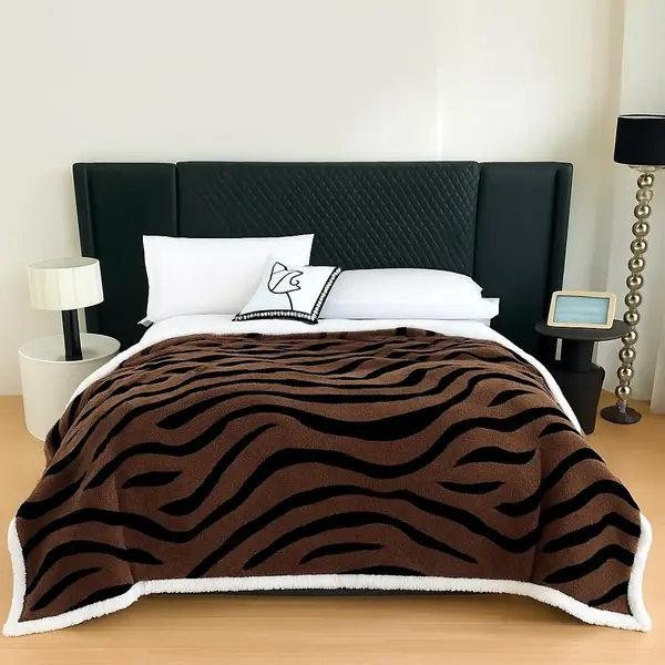 Patura Cocolino Groasa cu Blanita Sherpa, 200x230 cm, Zebra, Maro