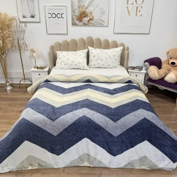 Patura Pufoasa CoCoLiNo (Fleece), 200x230cm, 240gr/m, Antracit, Bej, Crem, Zin-Zag - Rasfatul Perfect pentru Serile Racoroase
