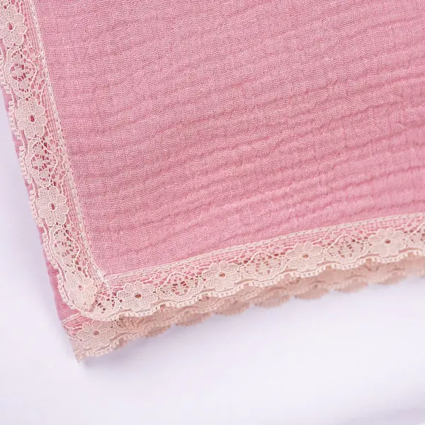 Păturică muselină roz cu dantelă, 90x95cm TWINDECO Cotton Flower