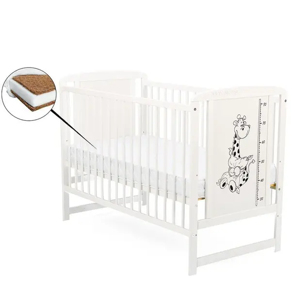 Patut din lemn bebe, 120x60 cm, Din lemn de pin si mdf, Stabil si rezistent, Inaltime saltea reglabila pe 3 nivele, Laterala cu 3 bete detasabile, EN716-1, EN716-2, Alb, Babyneeds, Timmi Girafa + Saltea 12 cm