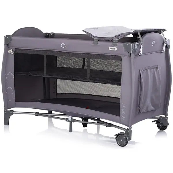 Patut pliabil Chipolino Bella Charcoal cu 2 nivele, saltea de infasat, intrare laterala cu fermoar, carusel muzical cu jucarii, tava pentru accesorii si geanta de transport