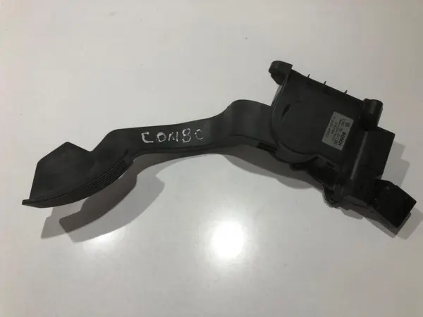 Pedala acceleratie 51831864 Fiat Doblo 2 (2009-2015)