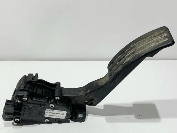 Pedala acceleratie 8200386506 Dacia Logan (2004-2012) [LS_] 1.5 dci 110 cp K9K (898)