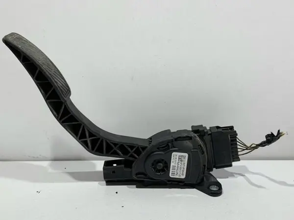 Pedala acceleratie 8V21-9F836-AB Ford Fiesta 7 facelift (2013-2017) [MK7] 1.0 EcoBoost