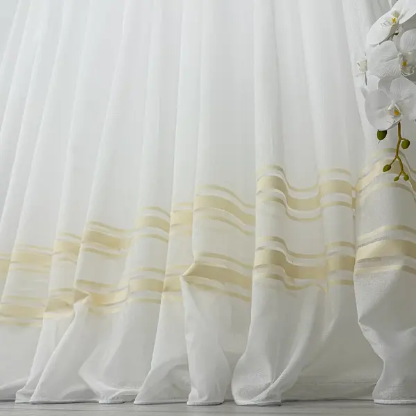 Perdea Lines tip IN plin, Alb - Galben, 140cm latime x 260cm inaltime, cu rejansa pt bara