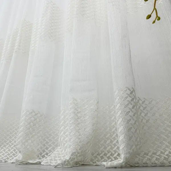 Perdea Teresa din Tulle cu Broderie, model elegant, Ivoire, 140cm latime x 260cm inaltime, cu rejansa pt bara