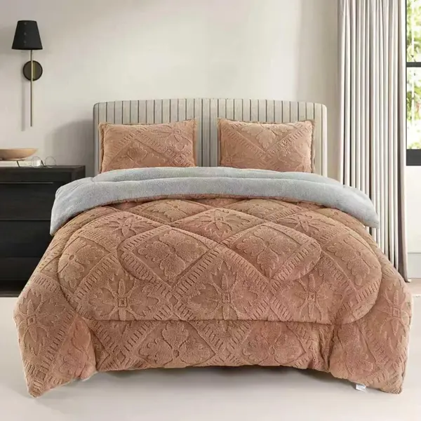 Pilota Cocolino cu blanita 200x230cm si 2 fete de perna 50x70cm, model embosat traditional, Camel