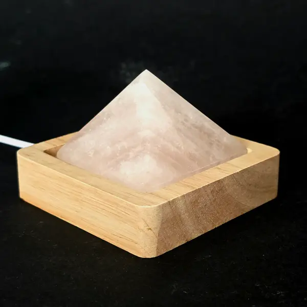 Piramida cuart roz – lampă decorativă USB