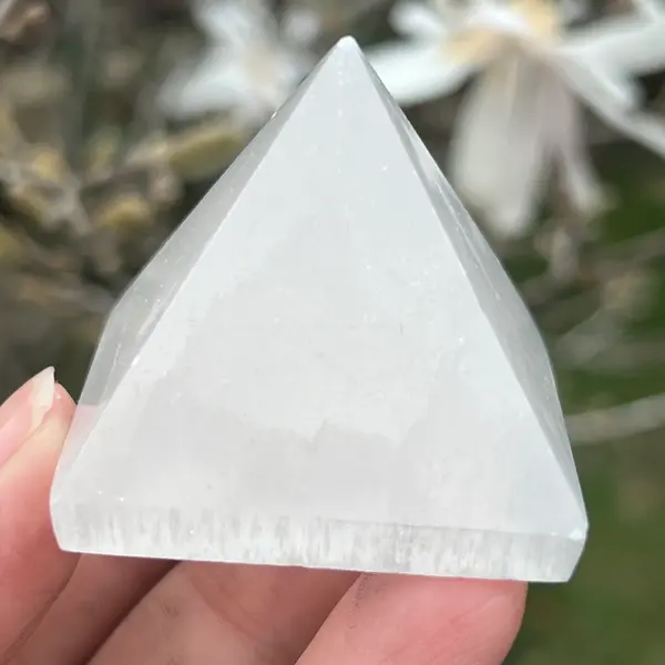 Piramida selenit 4.5 cm