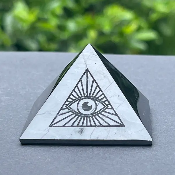 Pirmanida shungit polisat ALL SEEING EYE 5 CM