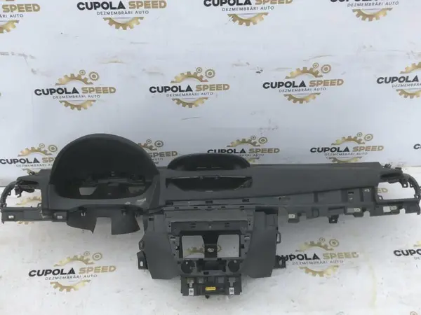 Plansa bord 681005424r Renault Fluence (2009-2012)