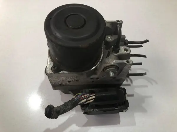 Pompa abs 44540-42100 Toyota RAV 4 (2005-2010) 2.2 d4d 2ad-ftv