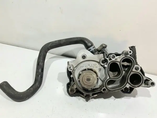 Pompa apa cu corp termostat 04E121042M Seat Ibiza 4 facelift (2012-2017) [6J] 1.2 tsi; 1.4 tsi CYVB; CJC