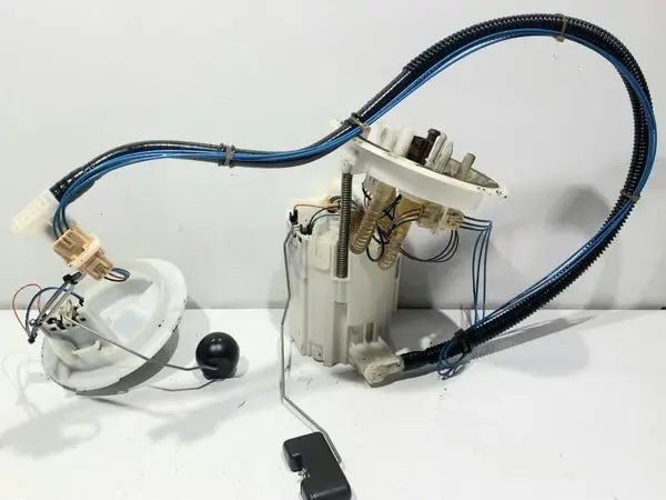Pompa combustibil cu sonda litrometrica 8K0919050K Audi A5 (2007-2011) [8T3] 2.0 tdi CAHA