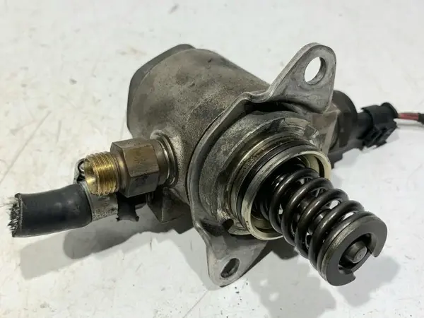 Pompa inalta presiune 03C127026D Volkswagen Golf 5 Plus (2004-2008) 1.4 tsi CAXA