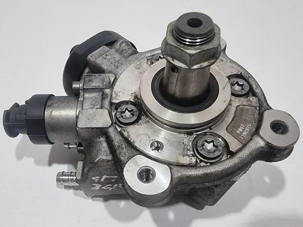 Pompa injectie 03L130755 Skoda Superb 2 (2008-2013) 2.0 tdi CAGA; CBAB; CBBB; CFFB; CFG