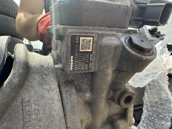 Pompa injectie 31405129 Volvo V40 (2012-2016) 2.0 d D4204T5