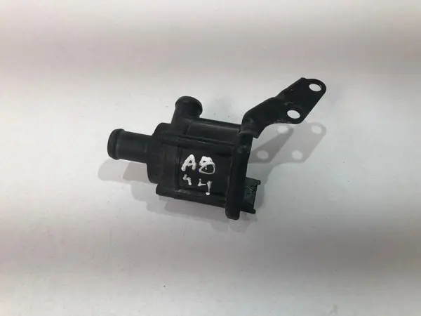 Pompa recirculare apa 057121004d Audi A8 (2009-2017) [4H] D4 4.2 tdi