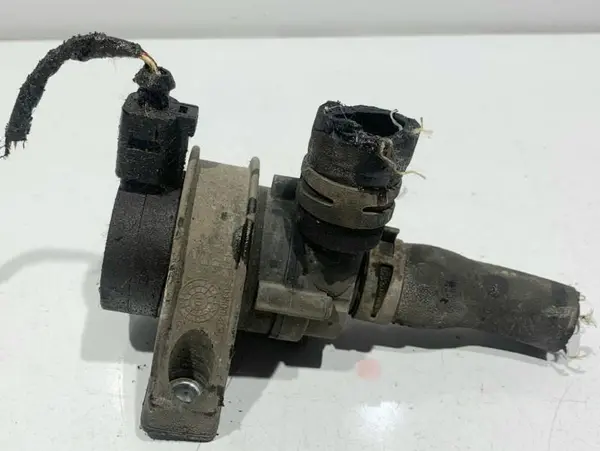 Pompa recirculare apa 1K0965561L Skoda Yeti (2009-2013) 1.2 tsi CBZA