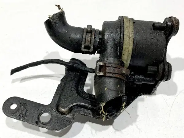 Pompa recirculare apa 6R0965561A Audi A1 (2010-2014) [8X] 1.6 tdi CAYB