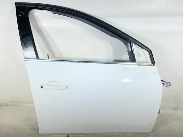 Portiera usa dreapta fata culoare alba Chevrolet Cruze (2012->) [J308]