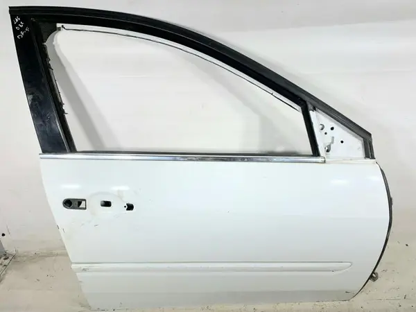 Portiera usa dreapta fata culoare alba Renault Laguna 3 (2007-2010)
