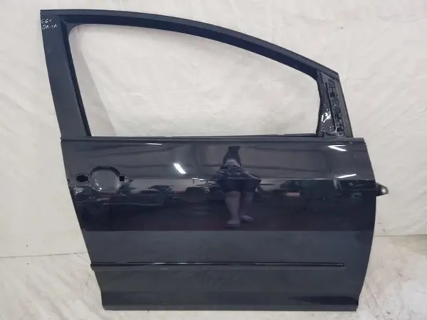 Portiera usa dreapta fata culoare negru - lc9x Volkswagen Golf 5 Plus (2004-2008)