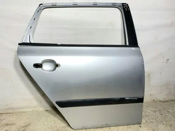 Portiera usa dreapta spate culoare gri - la7w Skoda Fabia 2 facelift (2010-2014)