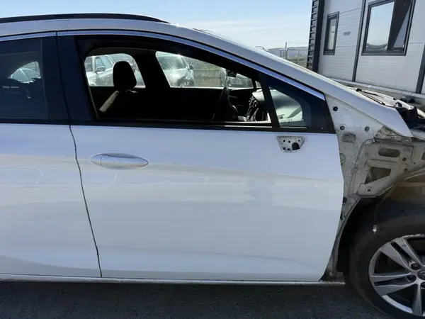Portiera usa fata dreapta culoare alb - gaz (40r) Opel Astra K (2015-2019)
