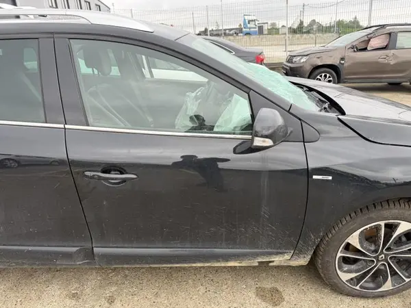 Portiera usa fata dreapta culoare neagra Renault Megane 3 facelift (2012-2016)