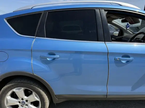 Portiera usa spate dreapta culoare albastra Ford Kuga (2008-2012)