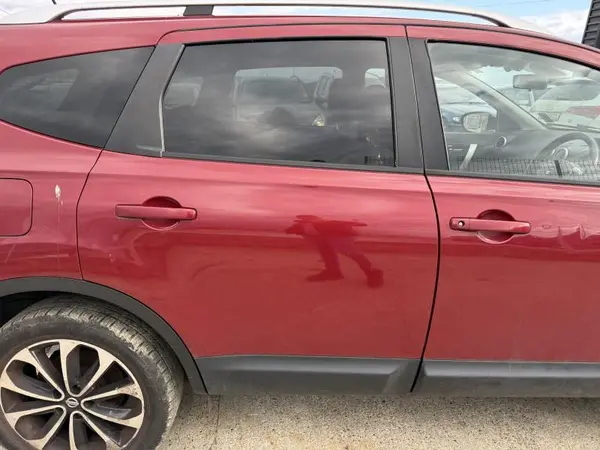 Portiera usa spate dreapta culoare rosie - naj Nissan Qashqai plus 2 ( 2008-2010) [J10]