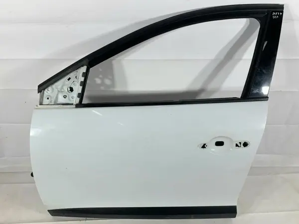 Portiera usa stanga fata culoare alba Renault Megane 3 facelift (2012-2016)