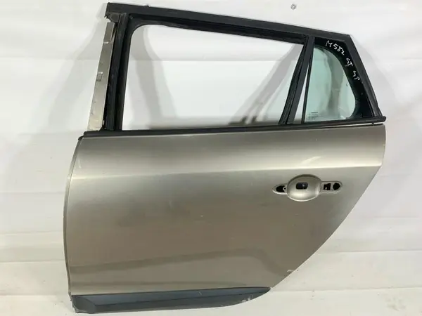 Portiera usa stanga spate culoare crem Renault Megane 3 facelift (2012-2016)