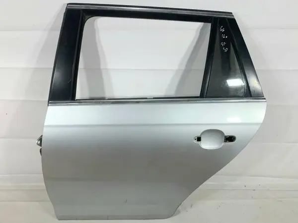 Portiera usa stanga spate culoare gri - la7w Volkswagen Jetta 5 (2005-2010)
