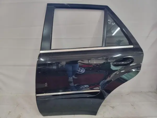 Portiera usa stanga spate culoare negru obsidian - 197 Mercedes ML (2009-2011)[w164] facelift