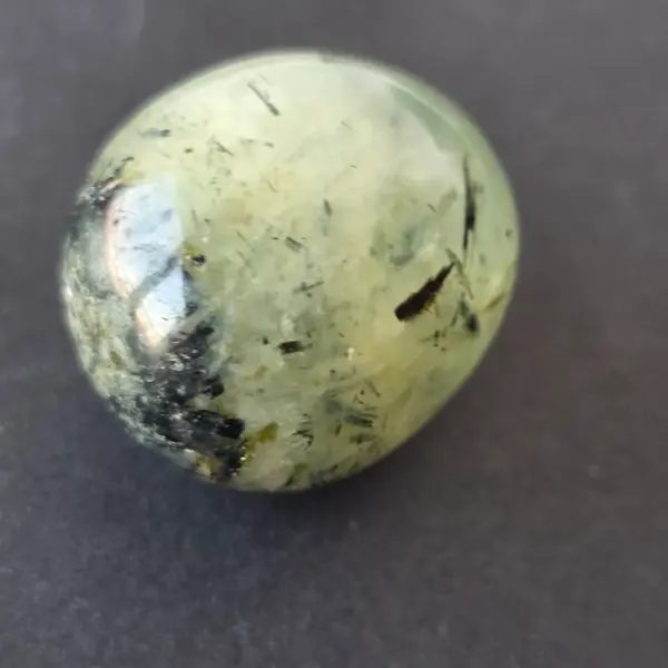 Prehnit piatra rulata unicat model 2
