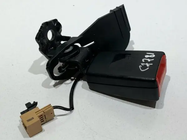 Pretensioner centura de siguranta dreapta spate Audi A6 (2010-2018) [4G2, C7]