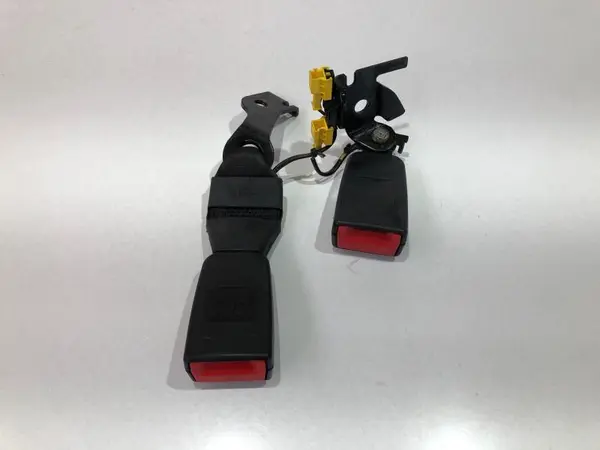 Pretensioner centura de siguranta mijloc si dreapta spate a2128600469 Mercedes E-Class (2009->) [W212]