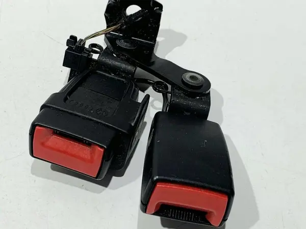 Pretensioner centura de siguranta stanga si mijloc spate 4G0857739A Audi Q3 (2011-2017) [8U]