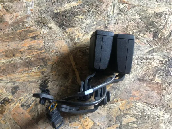 Pretensioner centura spate mijloc 3v0857739a Volkswagen Arteon (2017-2020)