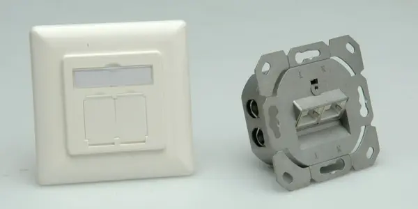 Priza RJ45 ingropata cat 6A ecranata vertical, Value 25.99.8491