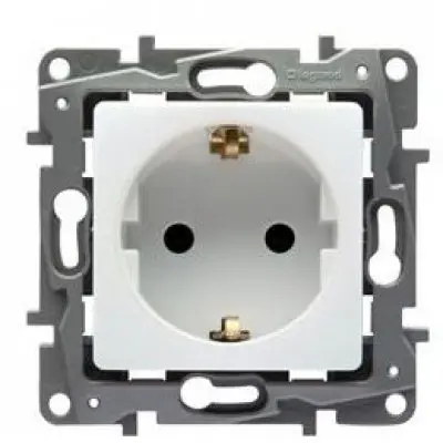 Priza schuko simpla cu CP alba Niloe Legrand 764539