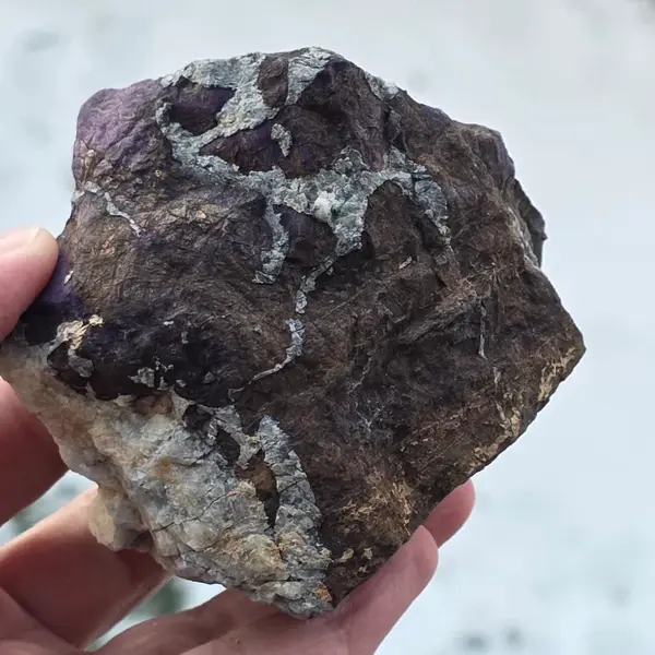 Purpurit metalic (din Namibia) piatra bruta model 1