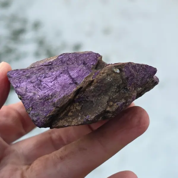 Purpurit metalic (din Namibia) piatra bruta model 5