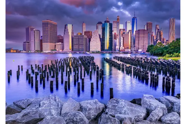 Puzzle 1000 piese - Cloudy Sky Over Manhattan - New York | Enjoy