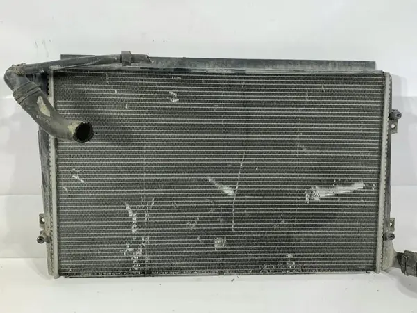 Radiator apa 1K0121251AM Volkswagen Jetta 5 (2005-2010) 1.9 tdi BLS