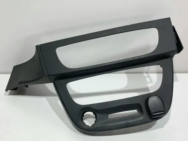 Rama consola centrala / cd player 682605488R Renault Megane 3 facelift (2012-2016)