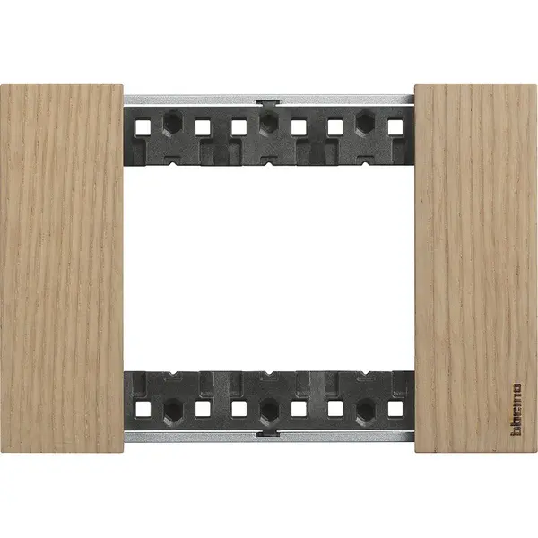 Rama ornament 3 module Bticino Living Now KA4803LM, stejar